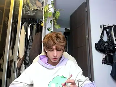 santy-kitty online show from February 4, 1:23 am