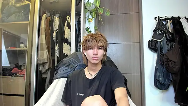 santy-kitty online show from February 16, 4:20 am