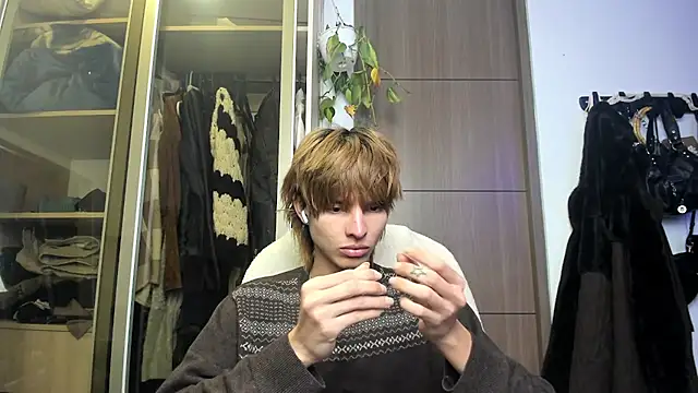 santy-kitty online show from March 4, 2:49 am