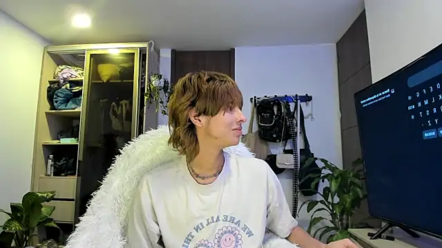 santy-kitty online show from March 14, 3:26 am