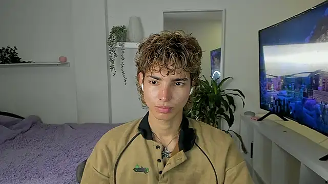 santy-kitty online show from September 23, 11:41 pm