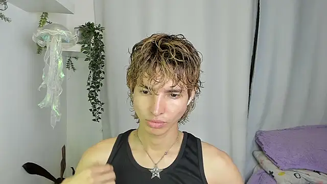 santy-kitty online show from October 12, 1:15 am