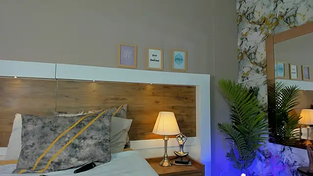 EmaBakker online show from January 28, 6:28 pm