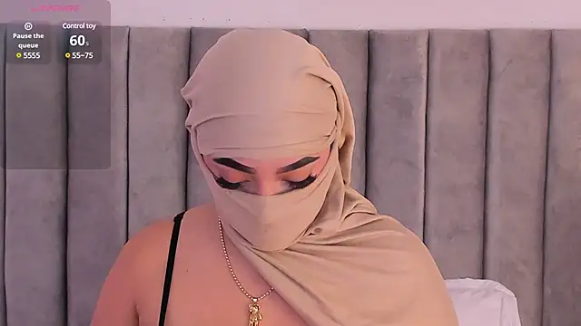 Snapshot of _malih_ chatting on December 12, 12:33 pm malih online show from December 12, 12:33 pm