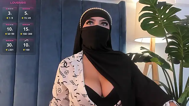 Snapshot of _malih_ chatting on October 11, 1:20 pm malih online show from October 11, 1:20 pm