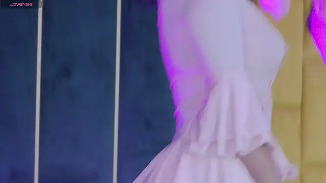 Snapshot of GiuliaHarvey chatting on November 11, 3:56 pm GiuliaHarvey online show from November 11, 3:56 pm