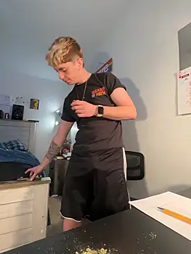 Snapshot of twentywithafelonyy chatting on February 22, 8:09 pm twentywithafelonyy online show from February 22, 8:09 pm