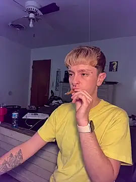 Snapshot of twentywithafelonyy chatting on February 26, 6:32 pm twentywithafelonyy online show from February 26, 6:32 pm