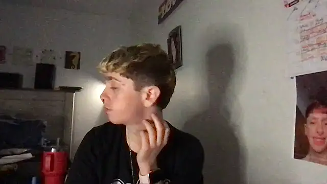 Snapshot of twentywithafelonyy chatting on March 2, 11:50 am twentywithafelonyy online show from March 2, 11:50 am