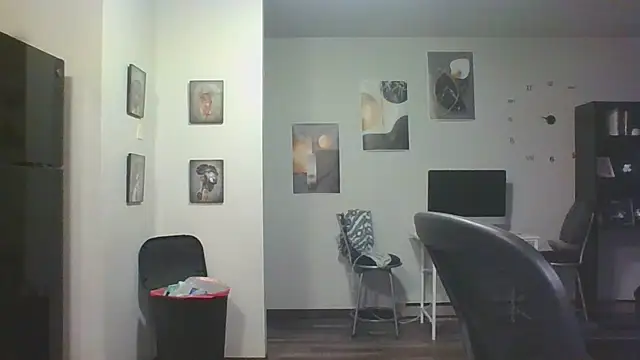 Stayinalive1992 online show from October 14, 2:12 am