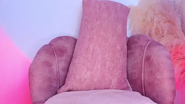 amelie murphy  online show from December 13, 2:38 pm