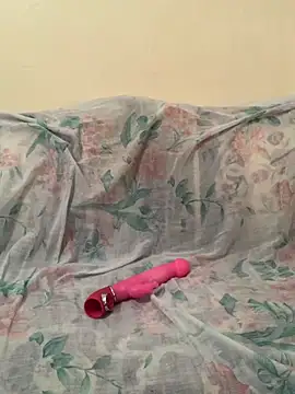 Snapshot of Layla-daloua chatting on October 5, 5:22 pm Layla-daloua online show from October 5, 5:22 pm