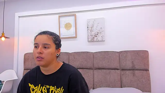 Snapshot of Dilan_y_Mia chatting on January 29, 1:07 pm Dilan y Mia online show from January 29, 1:07 pm