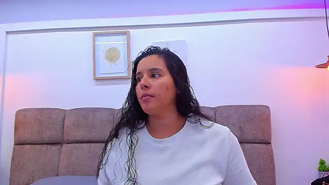 Snapshot of Dilan_y_Mia chatting on February 3, 2:02 pm Dilan y Mia online show from February 3, 2:02 pm