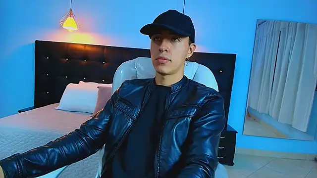 Lobo 17  online show from February 5, 4:16 am