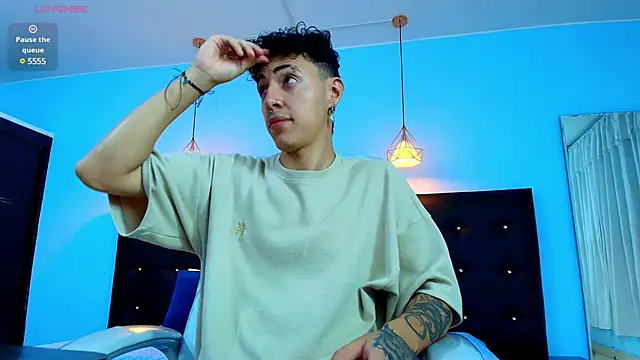 Lobo 17  online show from February 15, 4:03 am