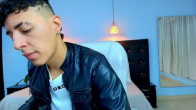 Lobo 17  online show from March 22, 3:52 am