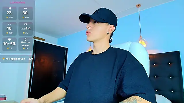 Lobo 17  online show from September 13, 3:50 am