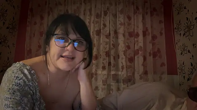 Snapshot of StellarTeam chatting on November 13, 6:51 pm StellarTeam online show from November 13, 6:51 pm