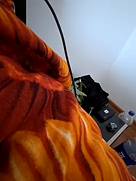 KarlosCarutox online show from October 5, 9:07 am