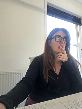 Miss Stassi online show from February 5, 9:25 am