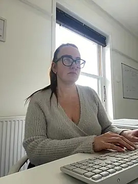 Miss Stassi online show from March 5, 10:00 am