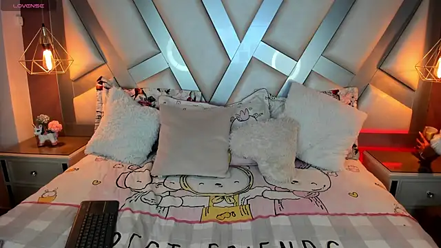 Amber villalobos  online show from March 7, 4:02 am