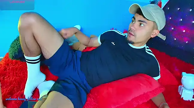 kalivan voinesscu online show from December 10, 9:00 pm