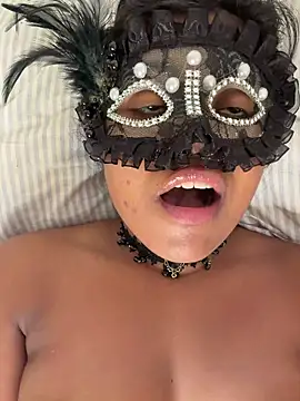 Bella Luna18 online show from November 23, 8:41 pm