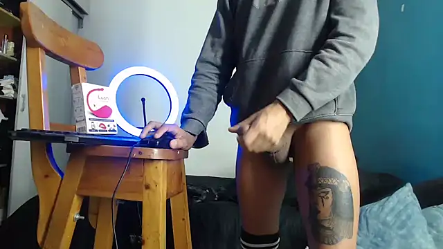 Snapshot of Jesus666flaco chatting on February 18, 10:38 am Jesus666flaco online show from February 18, 10:38 am