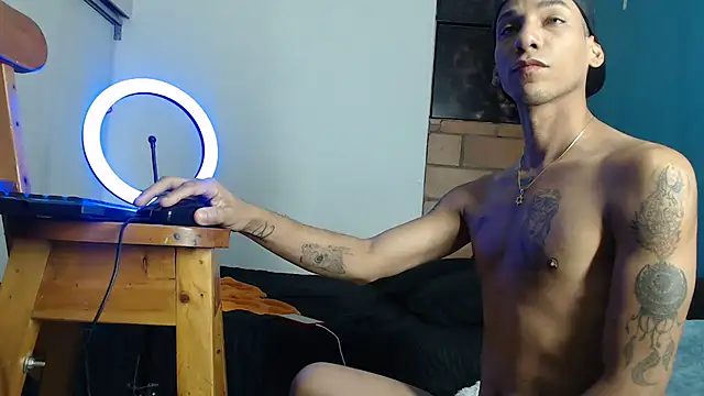 Snapshot of Jesus666flaco chatting on February 18, 3:54 pm Jesus666flaco online show from February 18, 3:54 pm