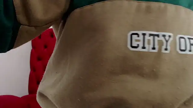 CarolineBrunx online show from February 18, 7:21 am