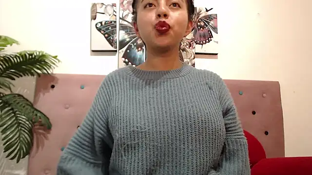 CarolineBrunx online show from March 13, 8:26 am