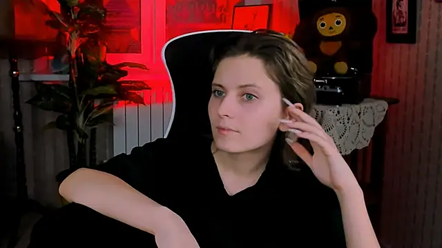 Snapshot of LolaAsmus chatting on December 21, 12:06 pm LolaAsmus online show from December 21, 12:06 pm