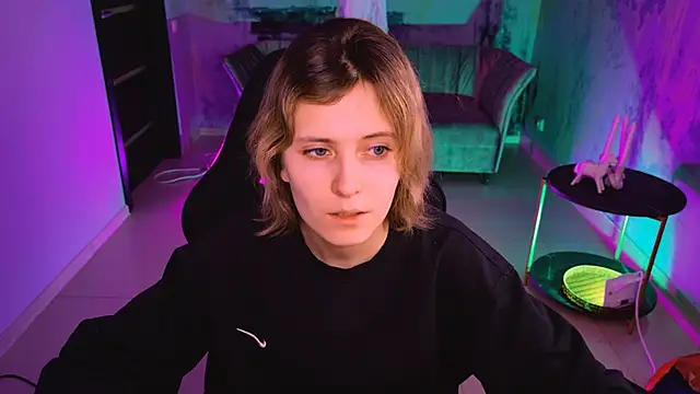 Snapshot of LolaAsmus chatting on December 25, 9:13 am LolaAsmus online show from December 25, 9:13 am