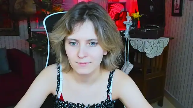 Snapshot of LolaAsmus chatting on December 30, 4:19 pm LolaAsmus online show from December 30, 4:19 pm