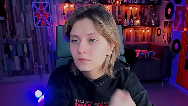 Snapshot of LolaAsmus chatting on January 7, 6:05 am LolaAsmus online show from January 7, 6:05 am