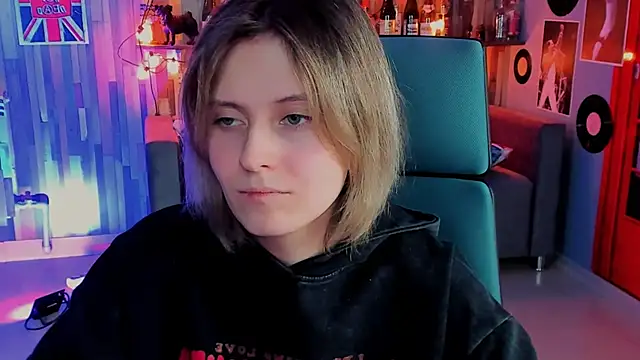 Snapshot of LolaAsmus chatting on January 7, 9:40 am LolaAsmus online show from January 7, 9:40 am