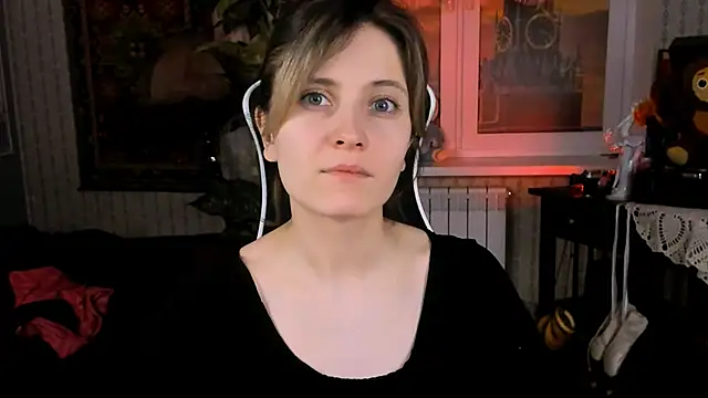 Snapshot of LolaAsmus chatting on January 10, 5:15 am LolaAsmus online show from January 10, 5:15 am