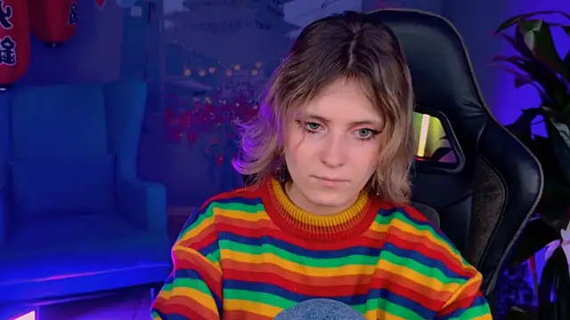 Snapshot of LolaAsmus chatting on January 15, 11:10 am LolaAsmus online show from January 15, 11:10 am