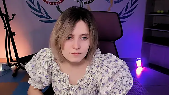 Snapshot of LolaAsmus chatting on January 22, 9:02 am LolaAsmus online show from January 22, 9:02 am