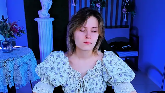 Snapshot of LolaAsmus chatting on January 23, 5:13 am LolaAsmus online show from January 23, 5:13 am