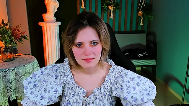 Snapshot of LolaAsmus chatting on January 23, 8:15 am LolaAsmus online show from January 23, 8:15 am