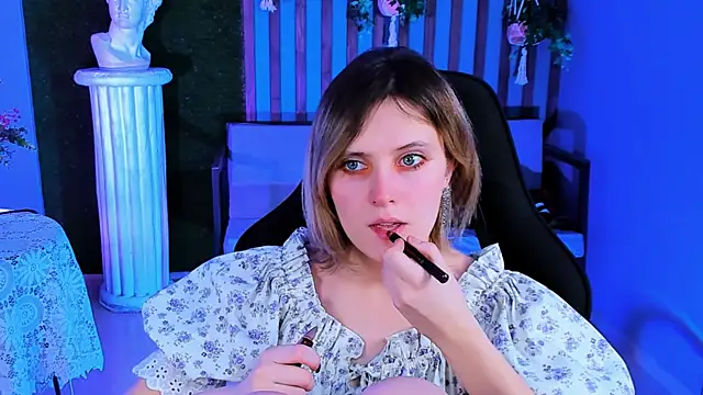 Snapshot of LolaAsmus chatting on January 23, 11:15 am LolaAsmus online show from January 23, 11:15 am