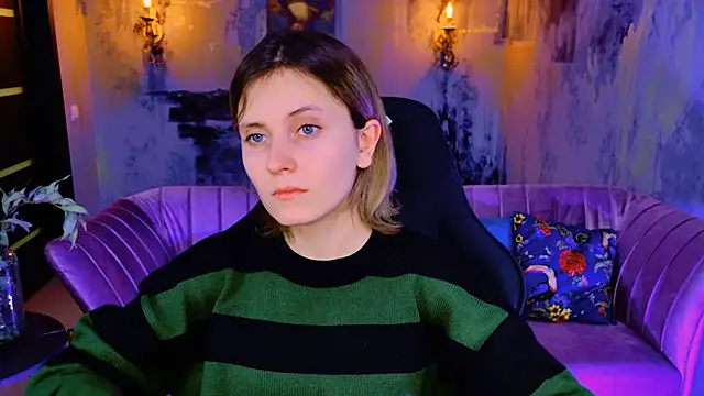 Snapshot of LolaAsmus chatting on January 29, 8:29 am LolaAsmus online show from January 29, 8:29 am