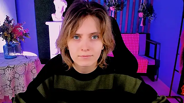 Snapshot of LolaAsmus chatting on January 30, 6:24 am LolaAsmus online show from January 30, 6:24 am