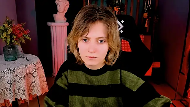 Snapshot of LolaAsmus chatting on January 30, 9:25 am LolaAsmus online show from January 30, 9:25 am