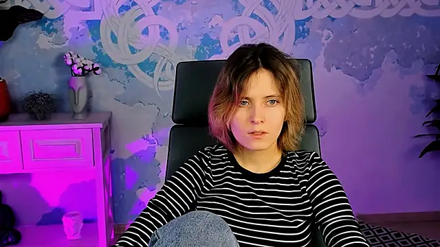 Snapshot of LolaAsmus chatting on January 31, 8:11 am LolaAsmus online show from January 31, 8:11 am