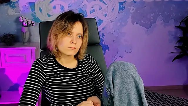 Snapshot of LolaAsmus chatting on January 31, 11:13 am LolaAsmus online show from January 31, 11:13 am