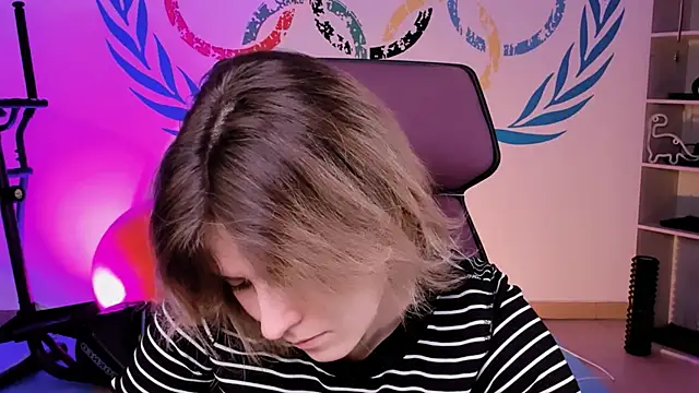 Snapshot of LolaAsmus chatting on February 1, 5:07 am LolaAsmus online show from February 1, 5:07 am